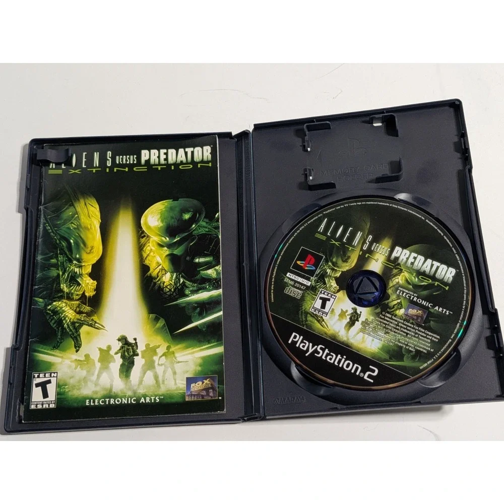 Aliens vs. Predator: Extinction (Sony PlayStation 2,‎ 2003)(CIB)